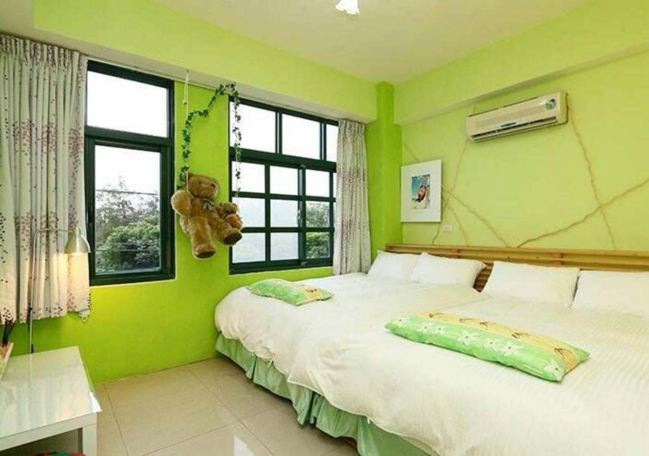 Wushih Surf Hostel Toucheng Bagian luar foto